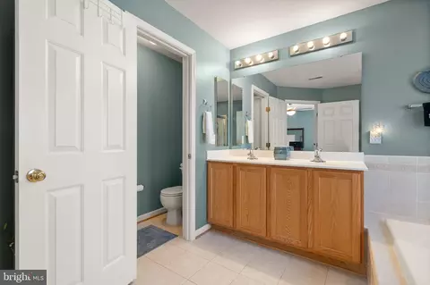 Bath - 14193 Clatterbuck Loop, Gainesville, VA 20155 photo 4 of 6