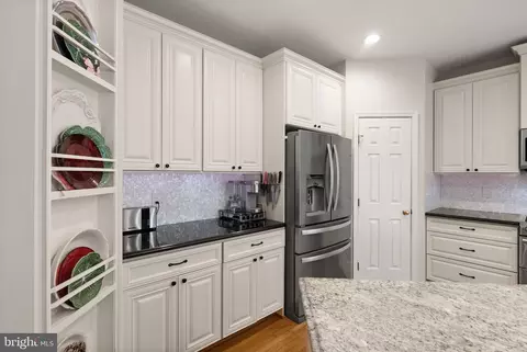Kitchen - 14193 Clatterbuck Loop, Gainesville, VA 20155 photo 3 of 5