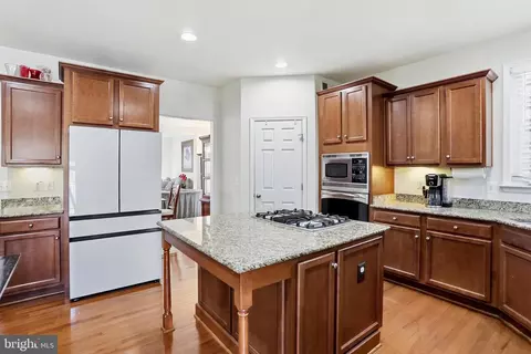 Kitchen - 15208 Santander Dr, Gainesville, VA 20155 photo 4 of 4