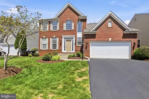 Exterior - 15208 Santander Dr, Gainesville, VA 20155 photo 2 of 3