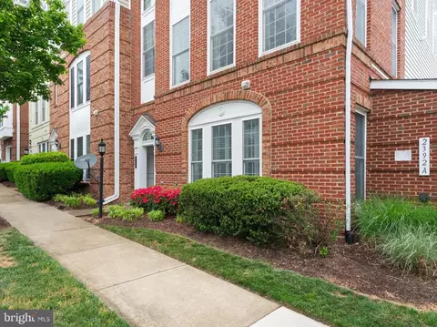 2392 Brookmoor Ln, Woodbridge, VA 22191