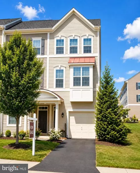 2889 Chinkapin Oak Ln, Woodbridge, VA 22191