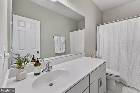 Bath - 12160 Aster Rd, Bristow, VA 20136 photo 5 of 5
