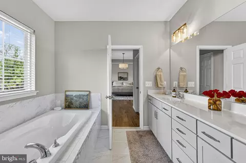 Bath - 12160 Aster Rd, Bristow, VA 20136 photo 4 of 5