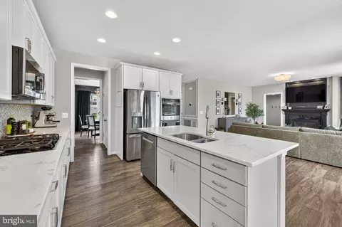 Kitchen - 12160 Aster Rd, Bristow, VA 20136 photo 4 of 8