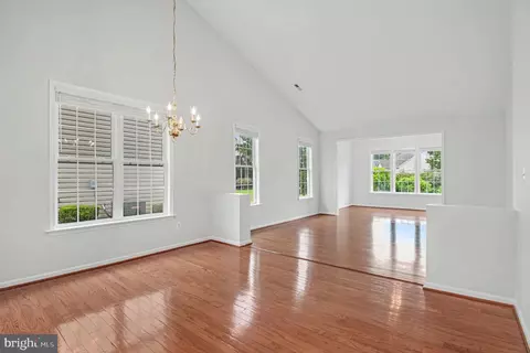 Living - 6877 Saddle Run Way, Gainesville, VA 20155 photo 2 of 3
