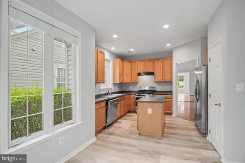 Kitchen - 6877 Saddle Run Way, Gainesville, VA 20155 photo 3 of 3