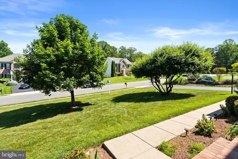 Exterior - 12923 Champlain Dr, Manassas, VA 20112 photo 29 of 34