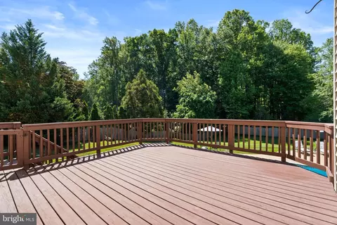 Exterior - 12923 Champlain Dr, Manassas, VA 20112 photo 26 of 34