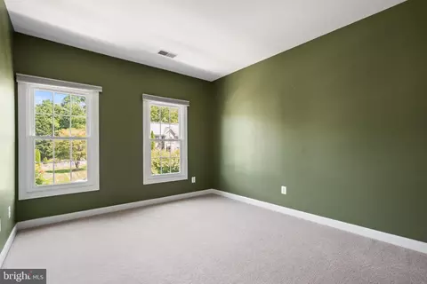 Bedroom - 12923 Champlain Dr, Manassas, VA 20112 photo 3 of 10