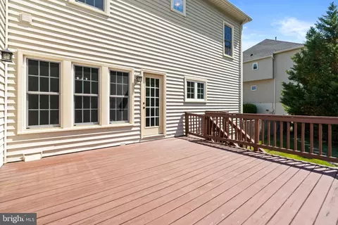 Exterior - 12923 Champlain Dr, Manassas, VA 20112 photo 27 of 34
