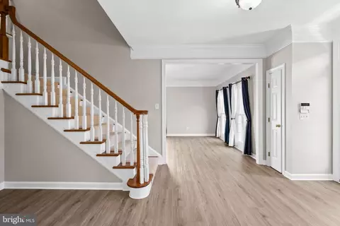 Entry Way - 12923 Champlain Dr, Manassas, VA 20112 photo 3 of 14