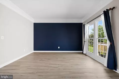 Living - 12923 Champlain Dr, Manassas, VA 20112 photo 2 of 18