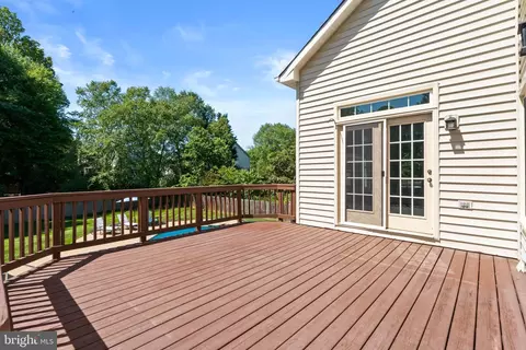 Exterior - 12923 Champlain Dr, Manassas, VA 20112 photo 25 of 34