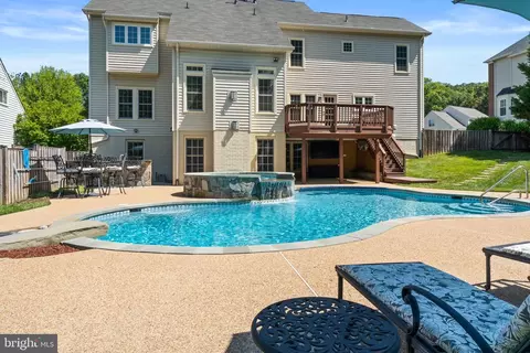 Exterior - 12923 Champlain Dr, Manassas, VA 20112 photo 19 of 34