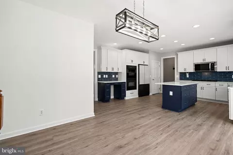 Kitchen - 12923 Champlain Dr, Manassas, VA 20112 photo 3 of 15