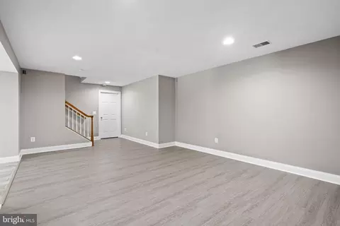 Living - 12923 Champlain Dr, Manassas, VA 20112 photo 14 of 18