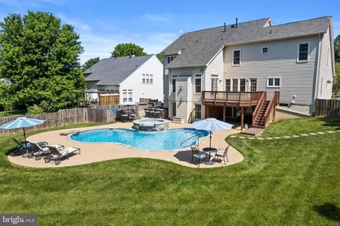 Exterior - 12923 Champlain Dr, Manassas, VA 20112 photo 34 of 34