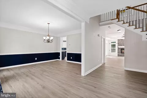 Entry Way - 12923 Champlain Dr, Manassas, VA 20112 photo 5 of 14