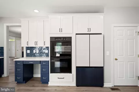 Kitchen - 12923 Champlain Dr, Manassas, VA 20112 photo 12 of 15