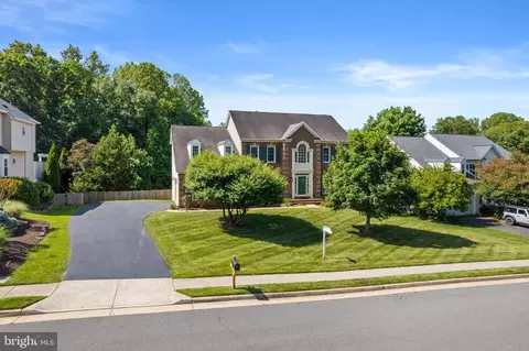 Exterior - 12923 Champlain Dr, Manassas, VA 20112 photo 32 of 34