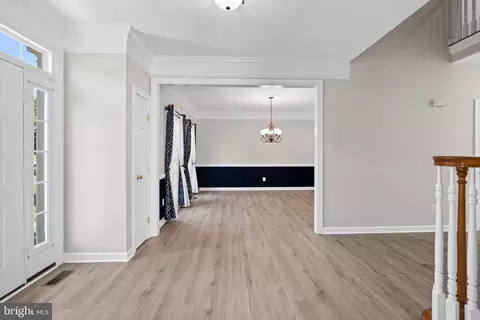 Entry Way - 12923 Champlain Dr, Manassas, VA 20112 photo 4 of 14