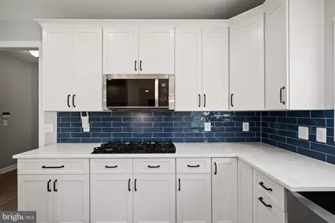 Kitchen - 12923 Champlain Dr, Manassas, VA 20112 photo 11 of 15