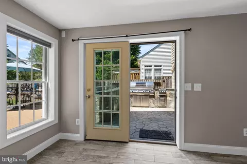 Entry Way - 12923 Champlain Dr, Manassas, VA 20112 photo 13 of 14