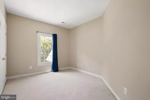 Bedroom - 12923 Champlain Dr, Manassas, VA 20112 photo 6 of 10
