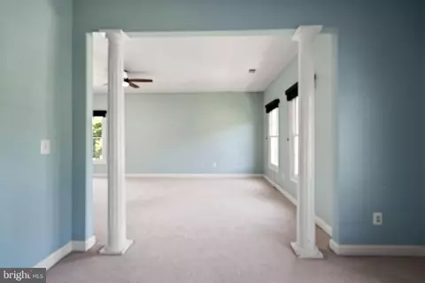 Living - 12923 Champlain Dr, Manassas, VA 20112 photo 10 of 18
