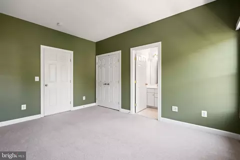 Bedroom - 12923 Champlain Dr, Manassas, VA 20112 photo 4 of 10
