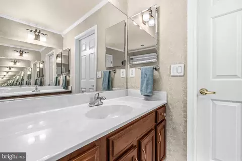 Bath - 3660 Thomasson Crossing Dr, Triangle, VA 22172 photo 3 of 7