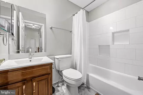 Bath - 3660 Thomasson Crossing Dr, Triangle, VA 22172 photo 5 of 7