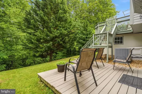 Exterior - 3660 Thomasson Crossing Dr, Triangle, VA 22172 photo 10 of 13