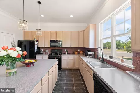 Kitchen - 12850 Victory Lakes Loop, Bristow, VA 20136 photo 2 of 5