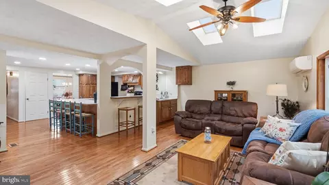 Entry Way - 4569 Rincon Pl, Dumfries, VA 22025 photo 2 of 4