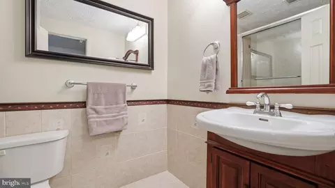 Bath - 4569 Rincon Pl, Dumfries, VA 22025 photo 3 of 5