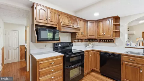 Kitchen - 4569 Rincon Pl, Dumfries, VA 22025 photo 4 of 4