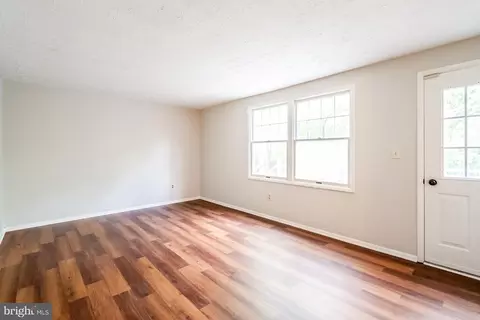 Living - 9908 Rickover Ct, Manassas, VA 20109 photo 3 of 3