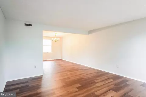 Living - 9908 Rickover Ct, Manassas, VA 20109 photo 2 of 3