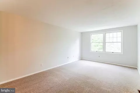 Living - 9908 Rickover Ct, Manassas, VA 20109 photo 1 of 3