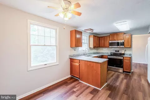 Kitchen - 9908 Rickover Ct, Manassas, VA 20109 photo 2 of 4