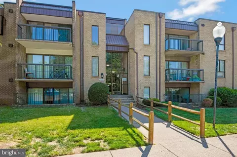 7589 Margate Ct #201, Manassas, VA 20109