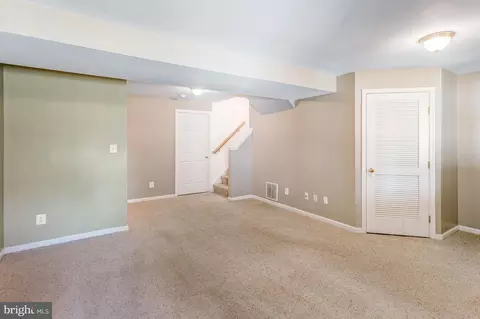 Living - 7030 Rogue Forest Ln, Gainesville, VA 20155 photo 8 of 8