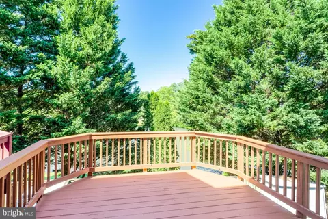 Exterior - 7030 Rogue Forest Ln, Gainesville, VA 20155 photo 5 of 8