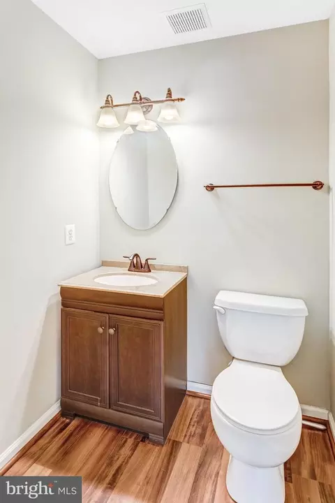 Bath - 7030 Rogue Forest Ln, Gainesville, VA 20155 photo 1 of 6