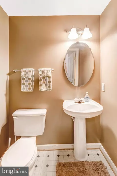 Bath - 7030 Rogue Forest Ln, Gainesville, VA 20155 photo 6 of 6