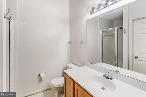 Bath - 7030 Rogue Forest Ln, Gainesville, VA 20155 photo 2 of 6