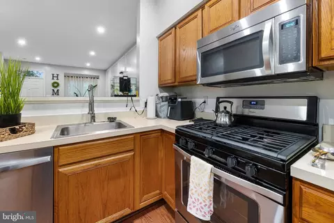 Kitchen - 4248 Ashmere Cir, Dumfries, VA 22025 photo 3 of 3