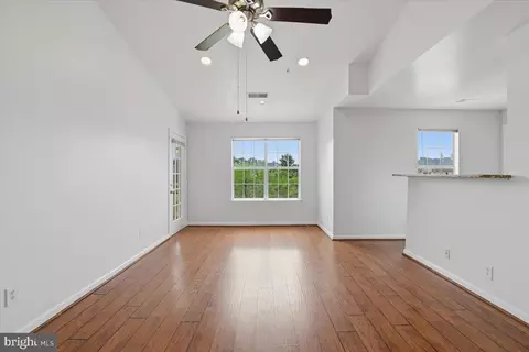 11002 Koman Cir #301, Manassas, VA 20109